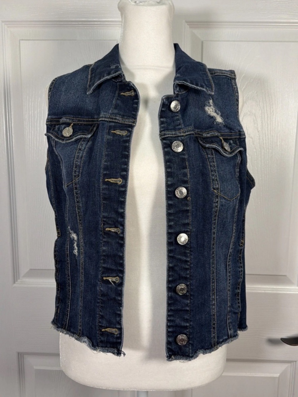 Maurices Blue Distressed Denim Vest Size M Medium Button Down Front Sleeveless - Picture 2 of 12